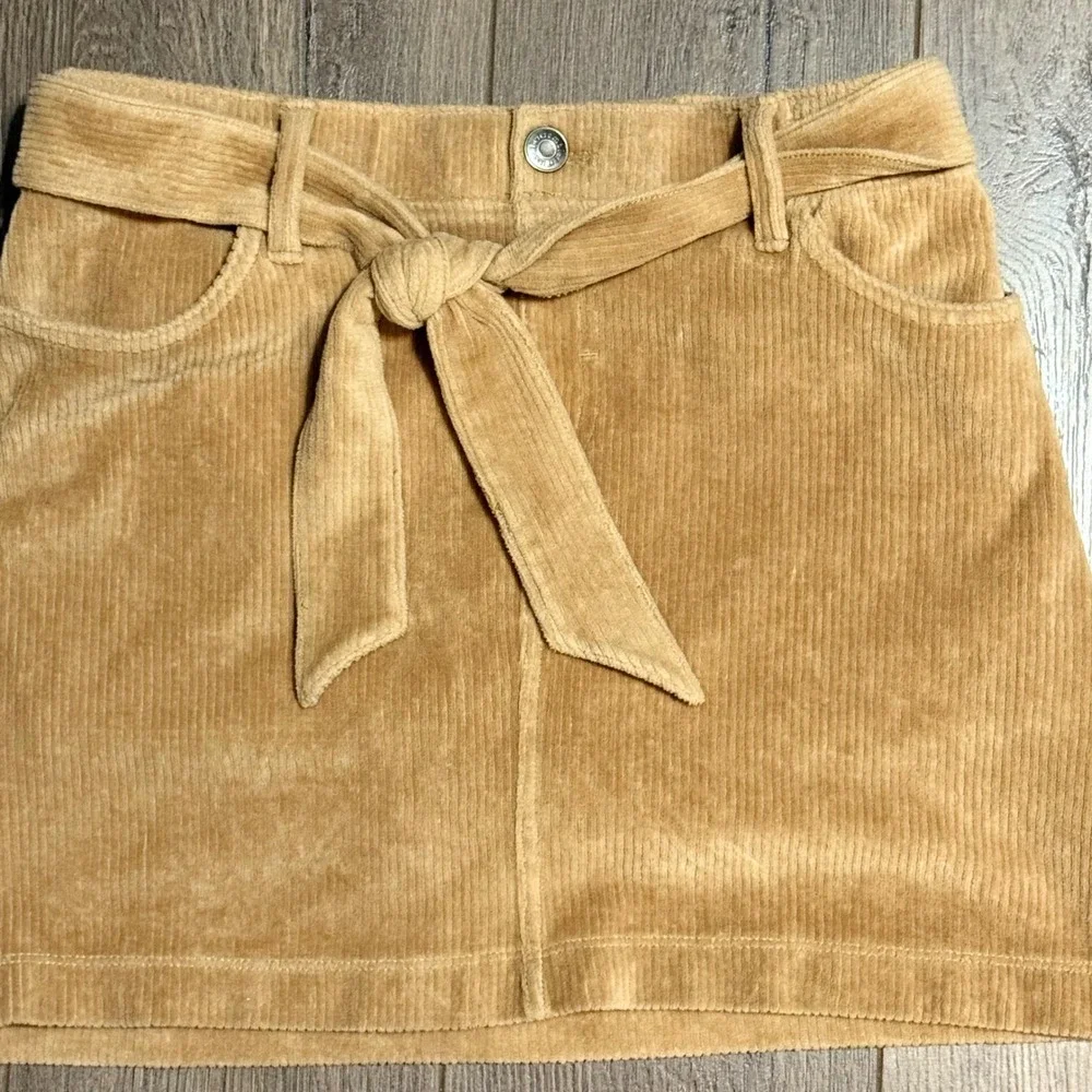 Abercrombie Kids Girls Velour Belted Skirt Shorts Tan Size 13 14